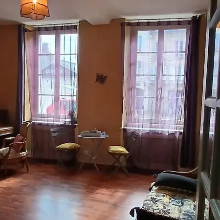 Appartement De Merte カーン